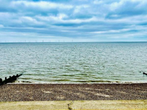 Seafront, Beautiful, Ground Floor Apartment